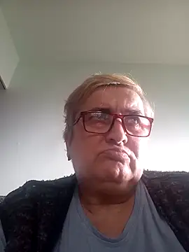 Sonya51561 online show from October 8, 2025, 1:34 pm