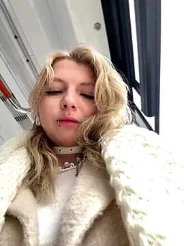 EveLittleSinner online show from October 22, 2025, 9:09 am