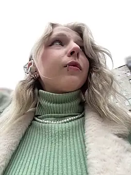 EveLittleSinner online show from October 5, 2025, 2:19 pm