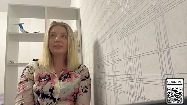 Blondie xoxoxo online show from October 20, 2025, 5:35 pm