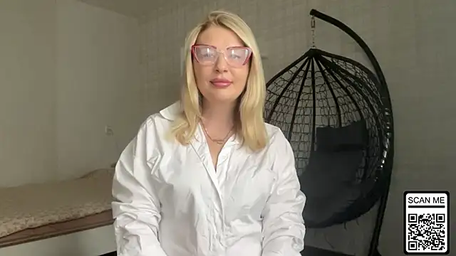 Blondie xoxoxo online show from June 3, 2026, 8:15 am