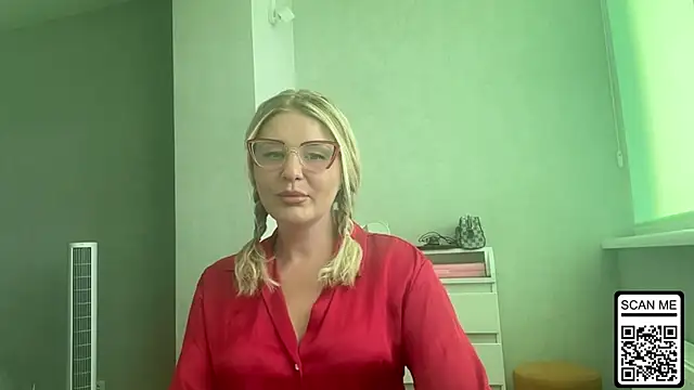 Snapshot of Blondie_xoxoxo chatting on July 17, 2026, 4:48 pm Blondie xoxoxo online show from July 17, 2026, 4:48 pm