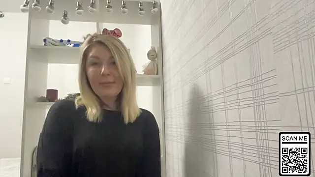 Blondie xoxoxo online show from December 15, 2025, 8:53 am