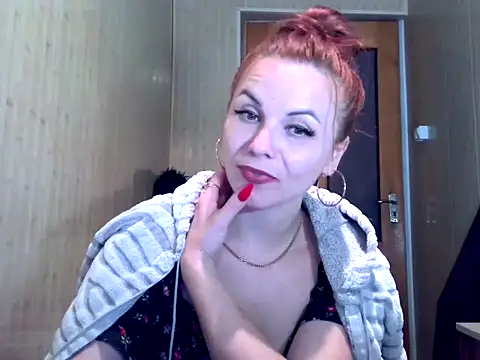 Kisa26311 online show from September 30, 2025, 12:44 pm