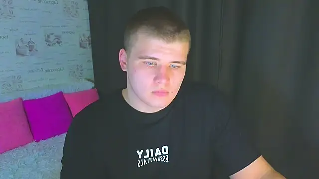 kittenmurr online show from September 28, 2025, 9:11 pm