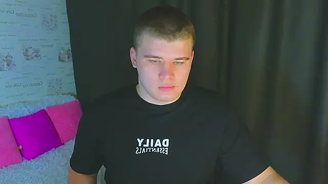 kittenmurr online show from September 30, 2025, 8:37 pm