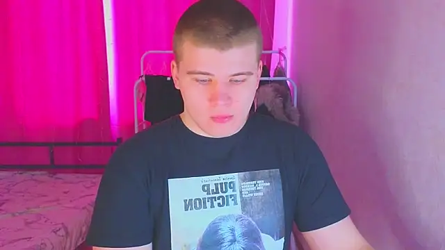 kittenmurr online show from February 14, 2026, 6:24 am