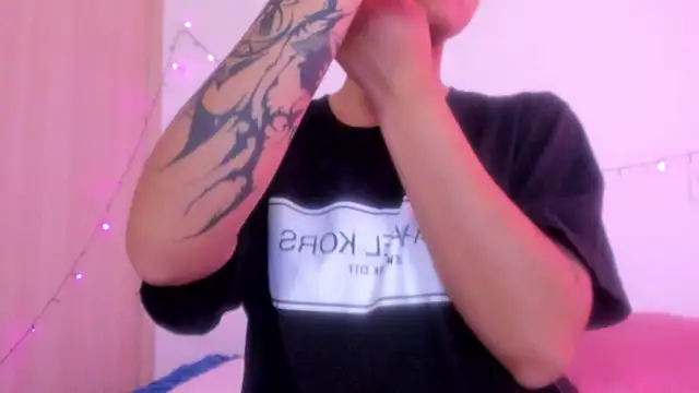 Abby roussee online show from November 19, 2025, 1:22 pm