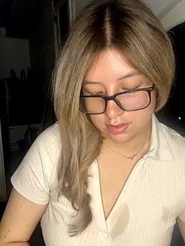 Snapshot of Blair_Bunnyy chatting on October 24, 2025, 3:16 am Blair Bunnyy online show from October 24, 2025, 3:16 am