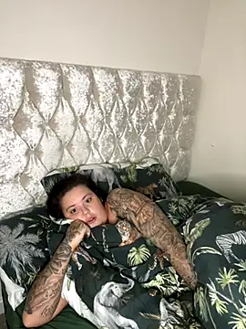 Charsworld online show from November 18, 2025, 8:39 am