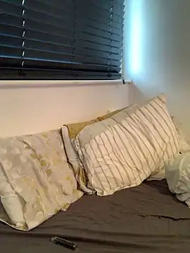 Charsworld online show from April 18, 2026, 6:05 am