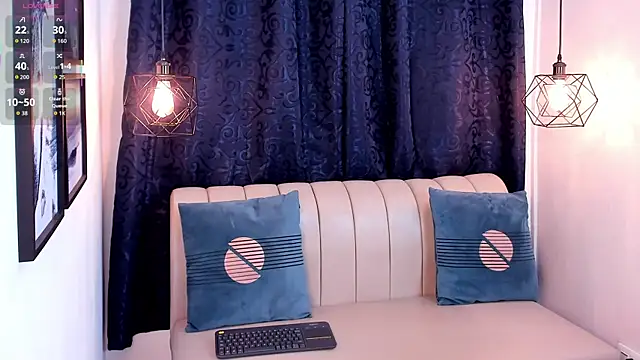 natasha moreno online show from September 25, 2025, 12:33 pm