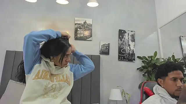 violet and myers online show from September 30, 2025, 11:27 am