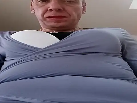 bolo1984 online show from November 15, 2025, 3:38 pm