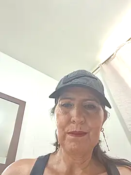 Snapshot of swity_foster chatting on May 15, 2026, 5:33 pm swity foster online show from May 15, 2026, 5:33 pm