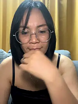 melyiaaa online show from November 26, 2025, 2:28 pm