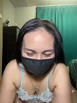 melyiaaa online show from April 16, 2026, 3:24 pm