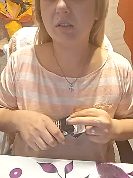 qSensi online show from November 22, 2025, 9:35 pm