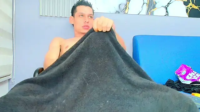 MARCUS SMITHH1 online show from October 25, 2025, 4:22 am