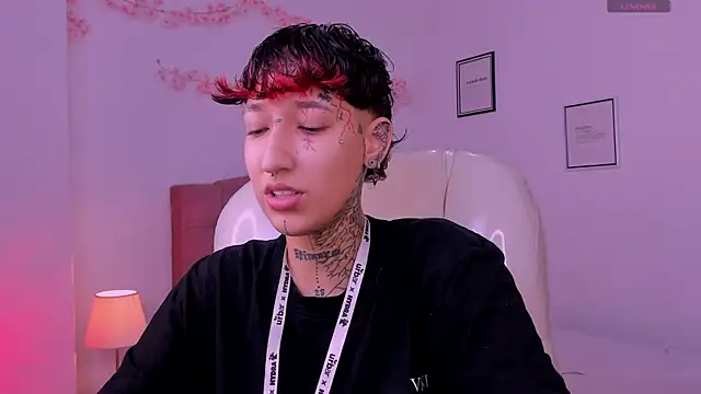 Snapshot of Luci_Rose chatting on May 21, 2026, 8:17 pm Luci Rose online show from May 21, 2026, 8:17 pm
