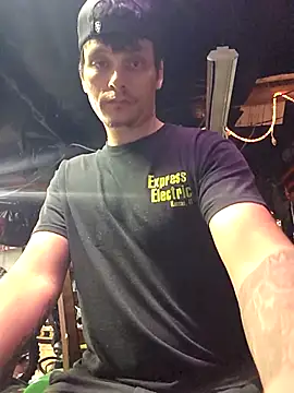 twistafatpipe online show from October 5, 2025, 11:06 pm