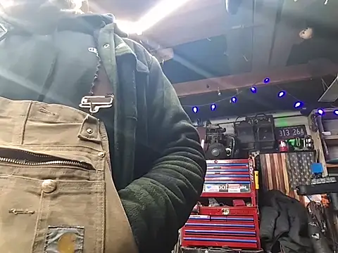 twistafatpipe online show from March 2, 2026, 9:16 am