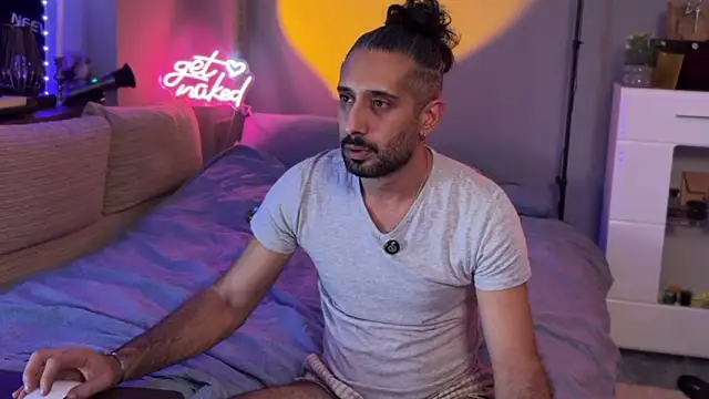 Snapshot of Secret_Lovers1 chatting on April 10, 2026, 11:23 pm Secret Lovers1 online show from April 10, 2026, 11:23 pm