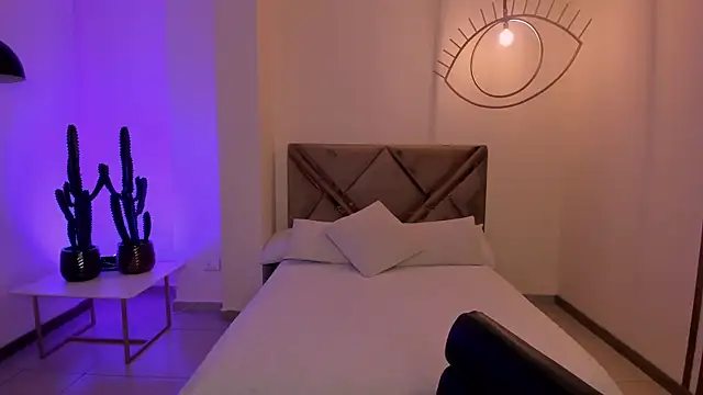 MaddisonTaylor1 online show from November 10, 2025, 7:52 pm