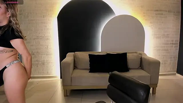 Snapshot of LizzCooper chatting on September 10, 2025, 3:27 am LizzCooper online show from September 10, 2025, 3:27 am