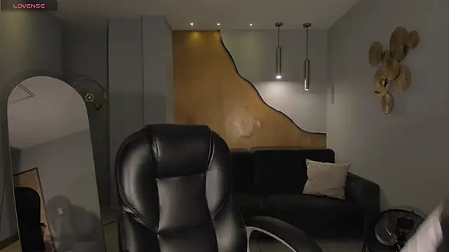 Snapshot of LizzCooper chatting on November 5, 2025, 4:15 am LizzCooper online show from November 5, 2025, 4:15 am