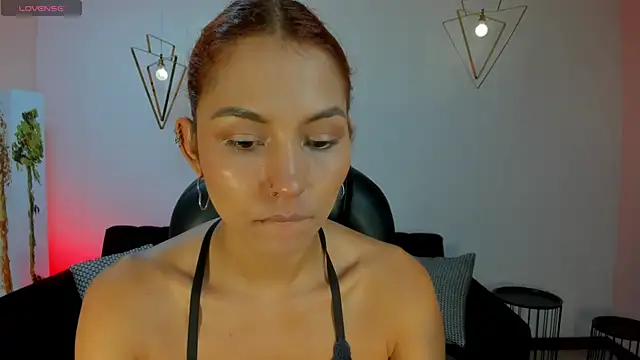 AmberColors  online show from February 5, 2026, 7:10 pm