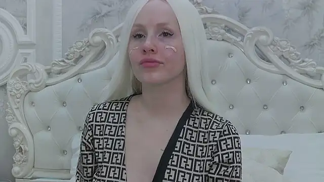 EllieFrosty  online show from September 9, 2025, 5:33 pm