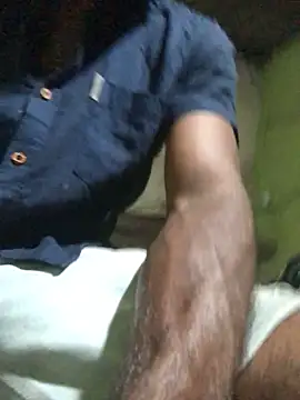 kavi1q1 online show from February 3, 2026, 3:28 pm