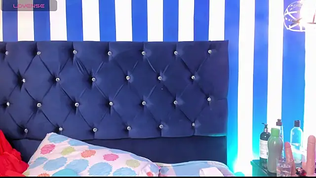 valeria rouse28 online show from September 13, 2025, 4:51 pm