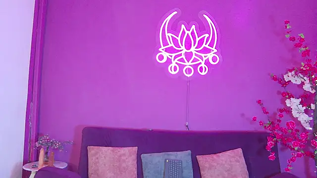 Maylu Fox online show from January 5, 2026, 5:27 pm