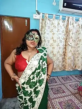 extreamhot1 online show from November 19, 2025, 7:36 pm