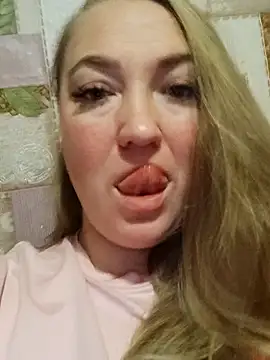 Kiss Eva online show from November 15, 2025, 5:17 pm