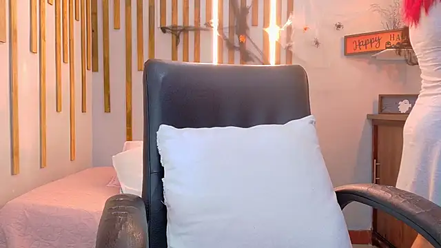 Snapshot of Angel_saez chatting on November 1, 2025, 12:10 pm Angel saez online show from November 1, 2025, 12:10 pm