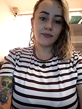 Snapshot of CurvyLust_x chatting on November 13, 2025, 3:49 pm CurvyLust x online show from November 13, 2025, 3:49 pm