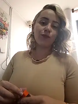 Snapshot of CurvyLust_x chatting on September 10, 2025, 2:05 pm CurvyLust x online show from September 10, 2025, 2:05 pm