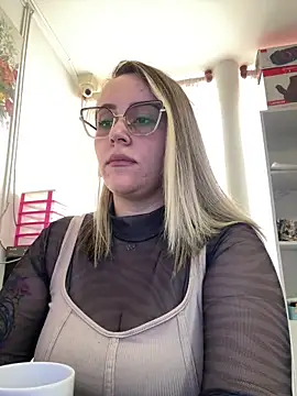 CurvyLust x online show from February 17, 2026, 2:47 pm