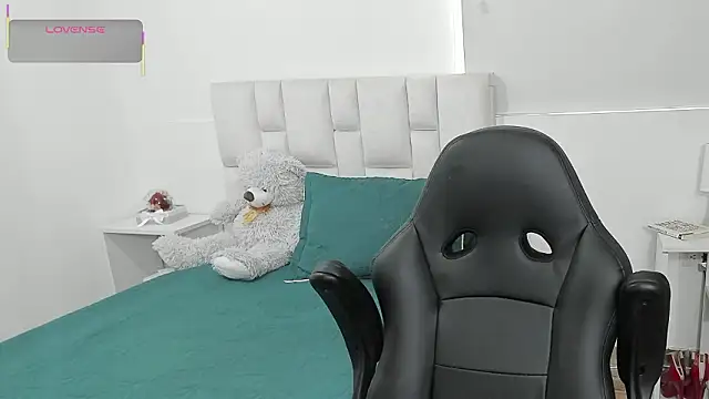 Ms milarose online show from March 17, 2026, 7:28 pm