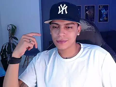 david santos16 online show from September 12, 2025, 4:45 am