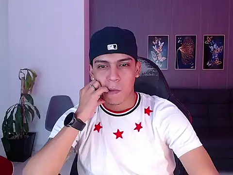 david santos16 online show from September 18, 2025, 11:08 pm