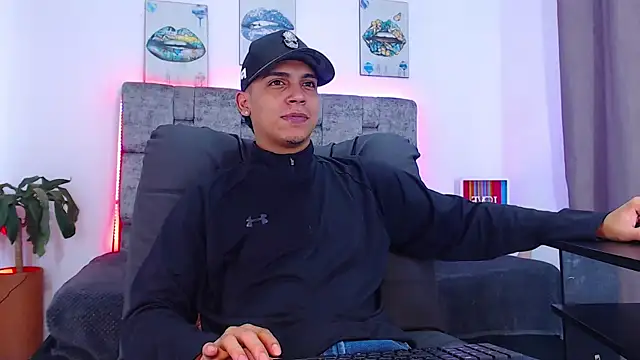 david santos16 online show from November 4, 2025, 3:32 am