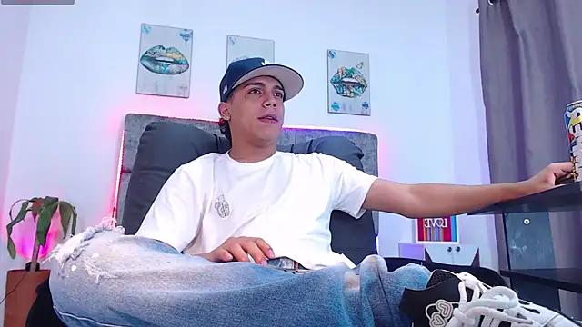 david santos16 online show from December 14, 2025, 11:43 pm