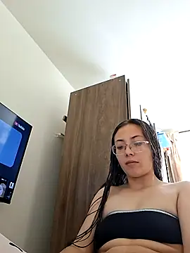 Valeria Saenz 25 online show from September 26, 2025, 5:53 pm