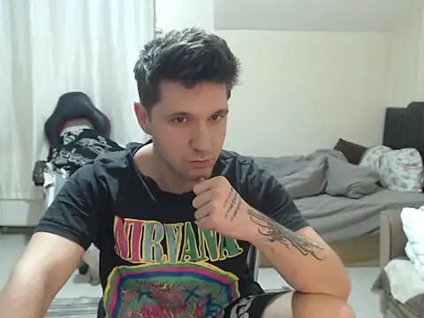 2handsomemann online show from April 8, 2026, 7:15 pm