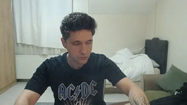 Snapshot of 2handsomemann chatting on May 31, 2026, 7:25 pm 2handsomemann online show from May 31, 2026, 7:25 pm
