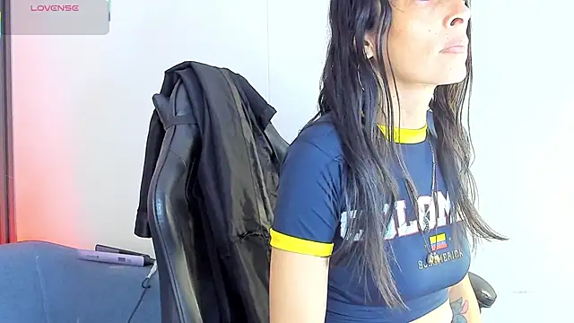 ShaunaDream online show from February 18, 2026, 4:43 am